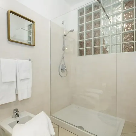 Porto Romantico Apartment Carate Urio
